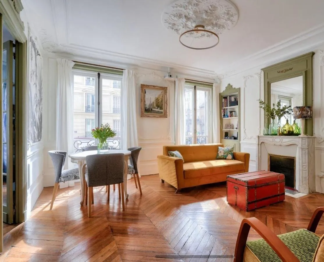 Haussmanien A Monceau Апартаменты